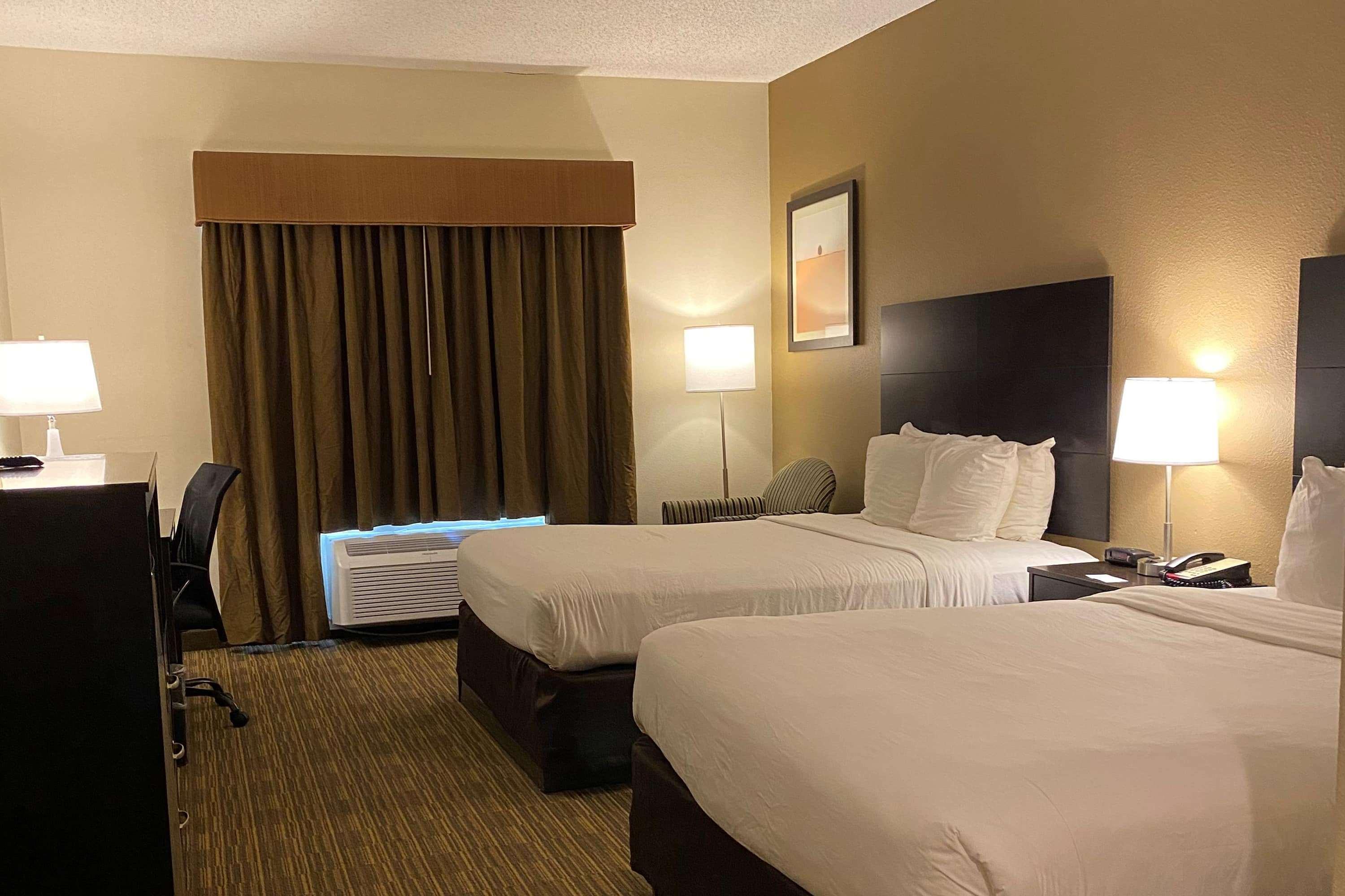 Baymont By Wyndham Houston North Hotel Exterior photo