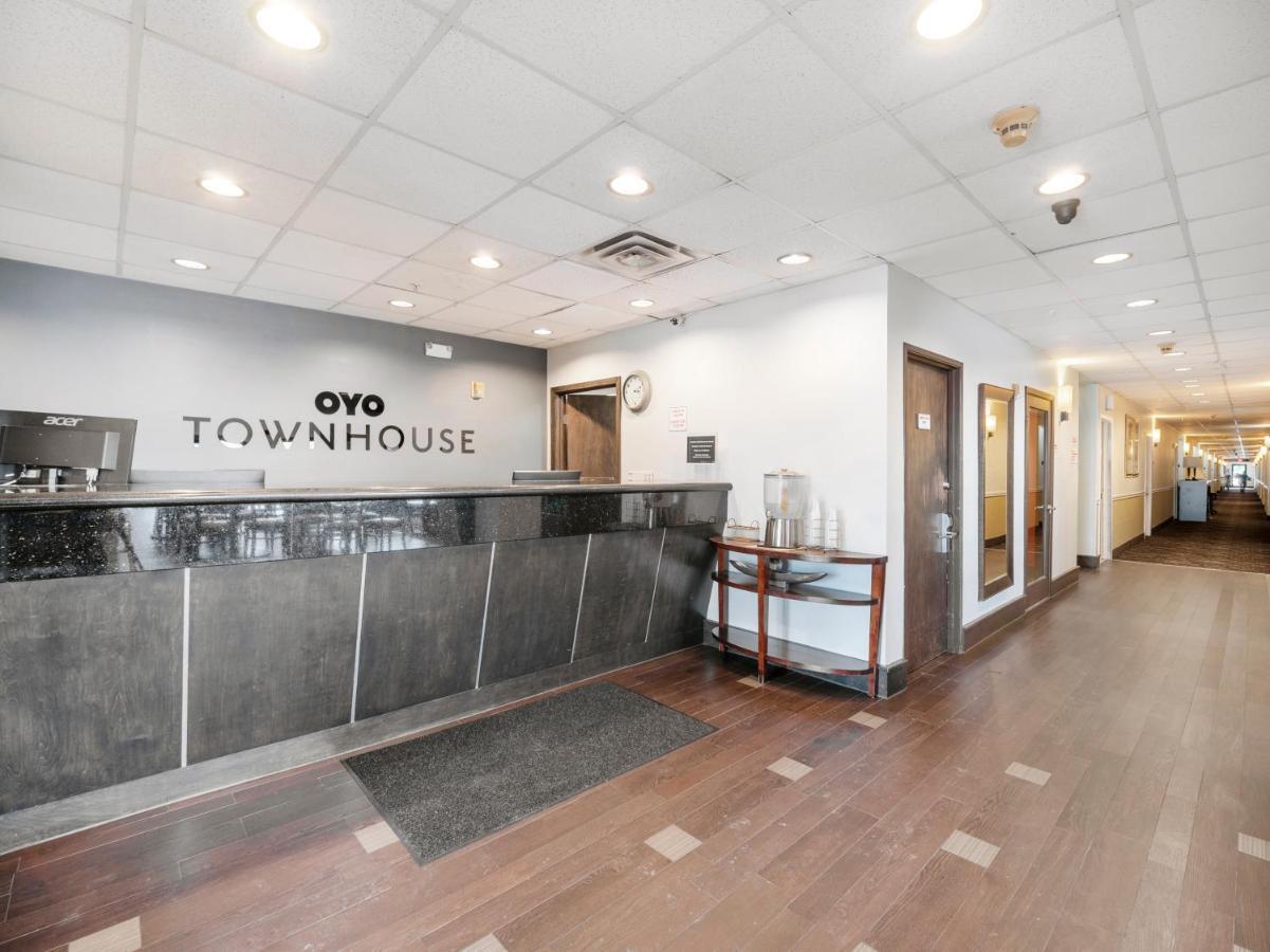 Baymont By Wyndham Houston North Hotel Exterior photo