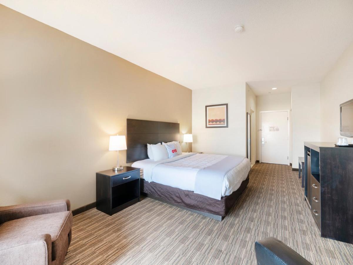 Baymont By Wyndham Houston North Hotel Exterior photo