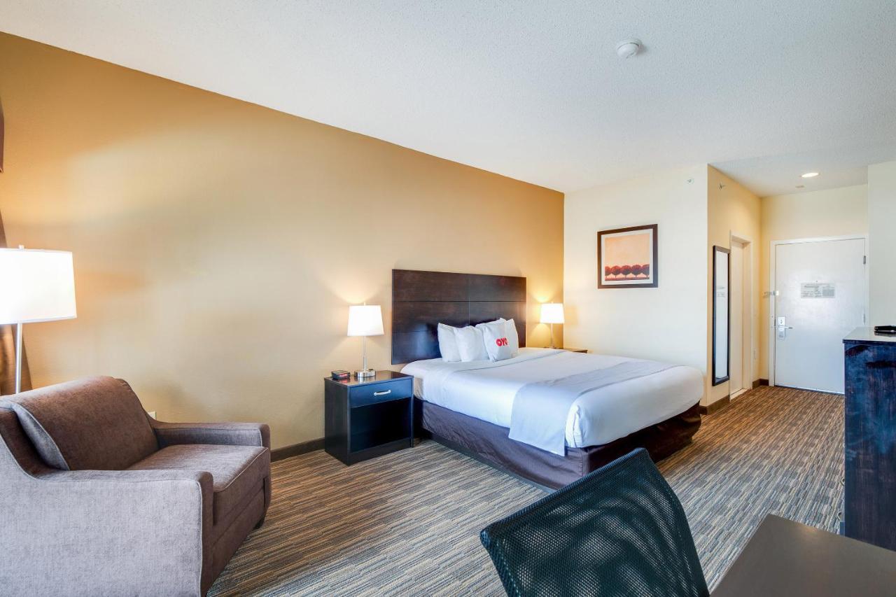 Baymont By Wyndham Houston North Hotel Exterior photo